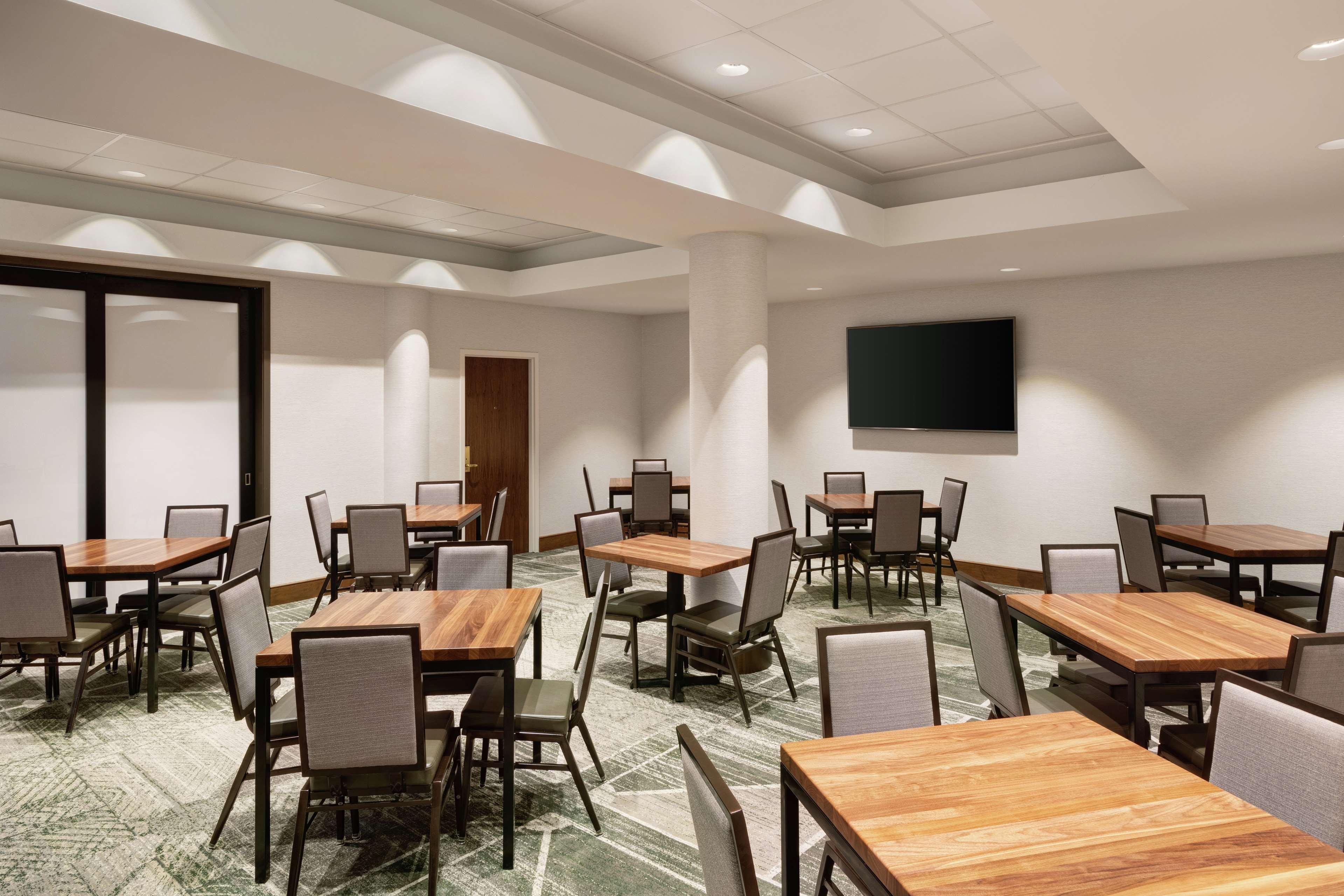 Embassy Suites Tysons Corner Kültér fotó