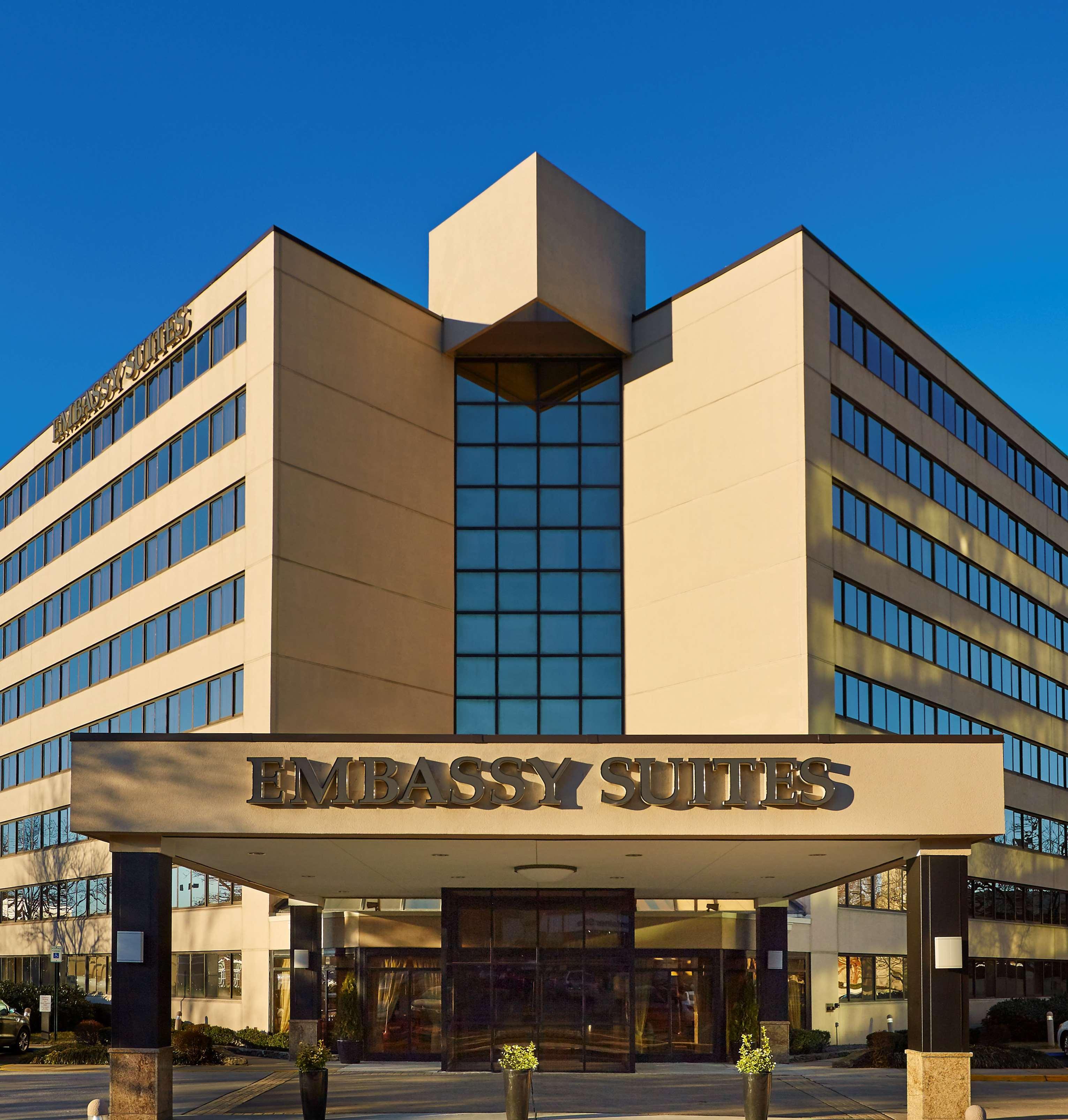 Embassy Suites Tysons Corner Kültér fotó