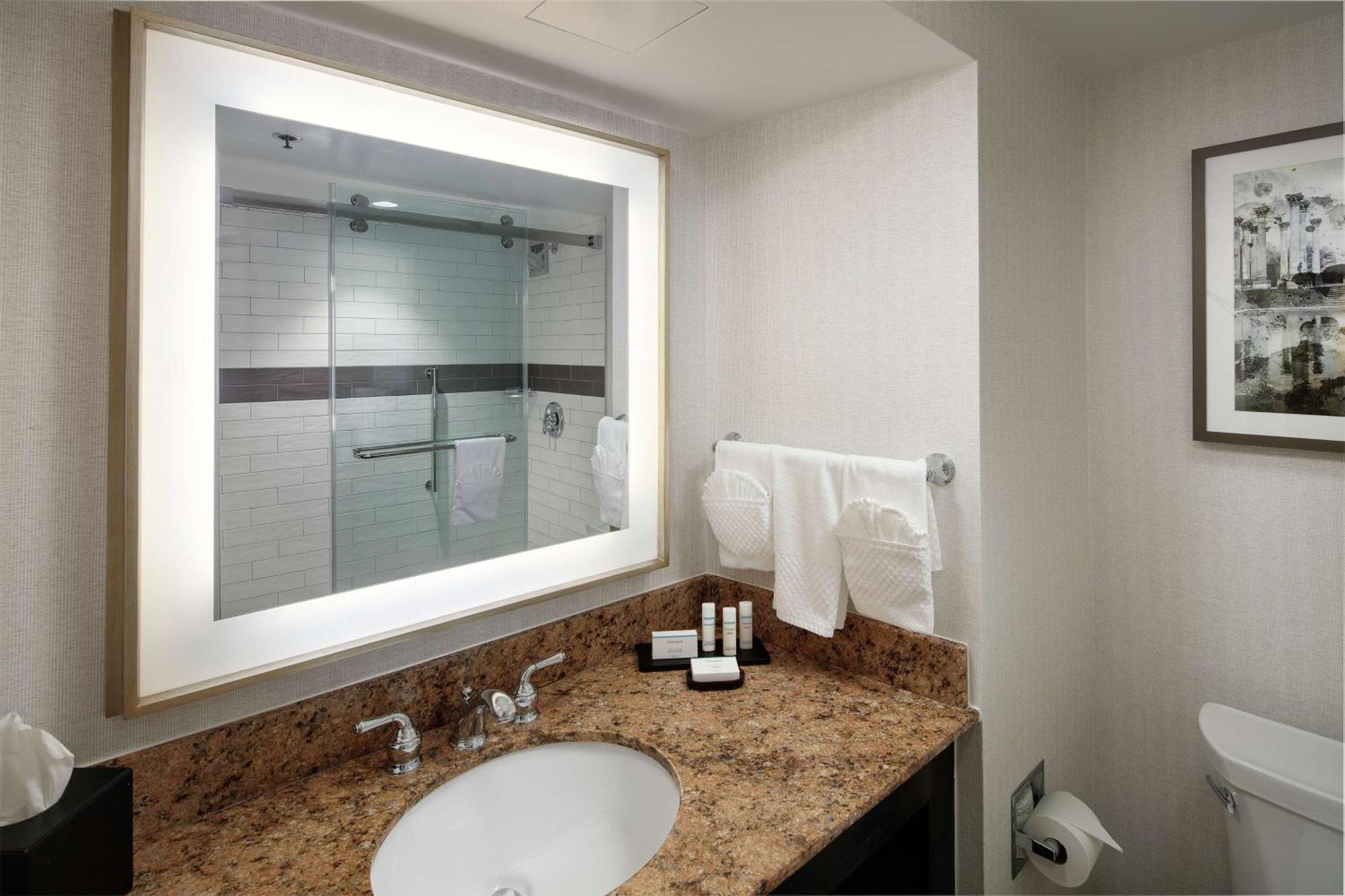 Embassy Suites Tysons Corner Kültér fotó