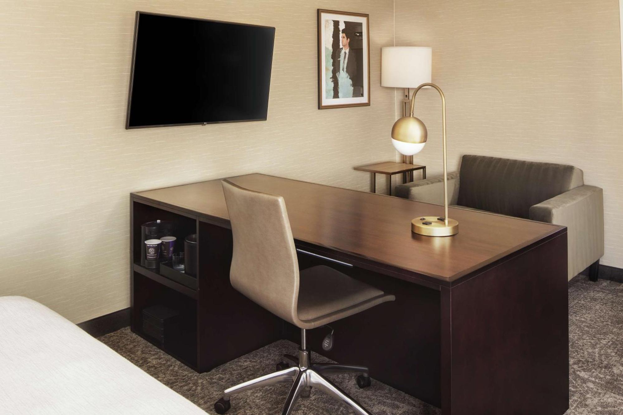 Embassy Suites Tysons Corner Kültér fotó