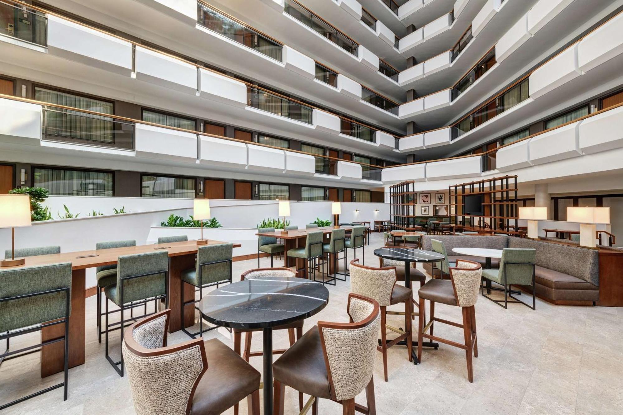 Embassy Suites Tysons Corner Kültér fotó
