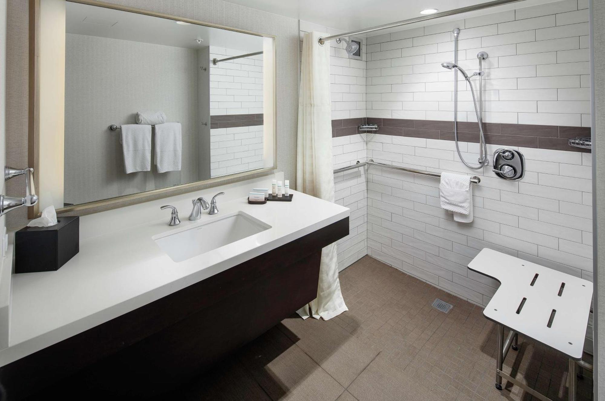 Embassy Suites Tysons Corner Kültér fotó