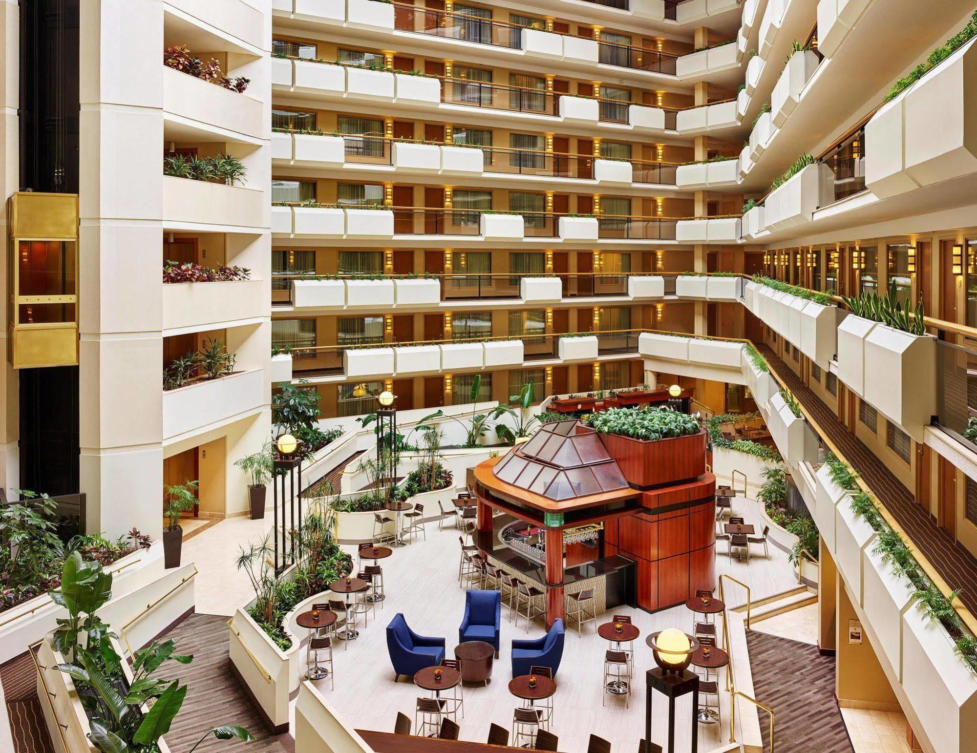 Embassy Suites Tysons Corner Kültér fotó