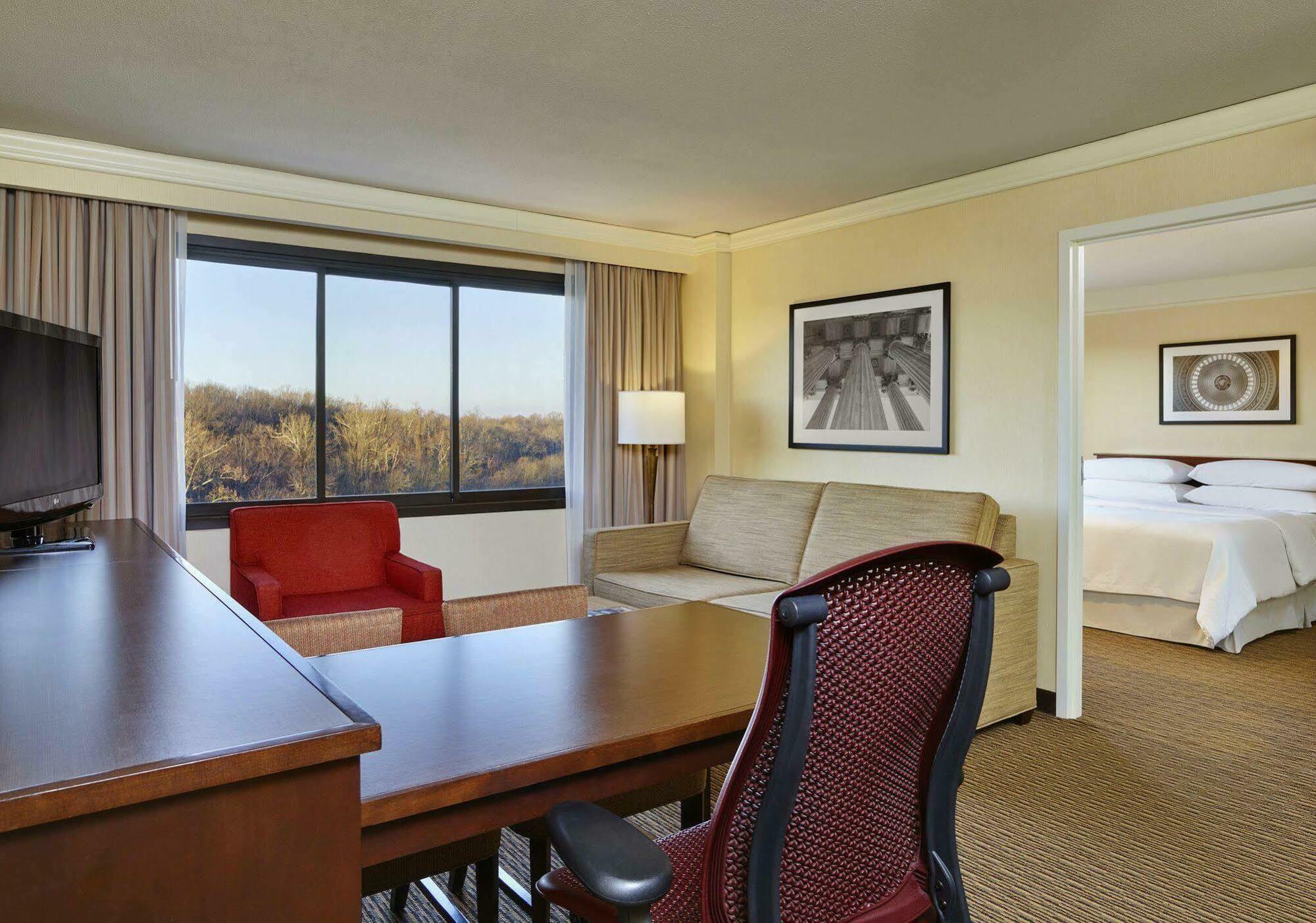 Embassy Suites Tysons Corner Kültér fotó